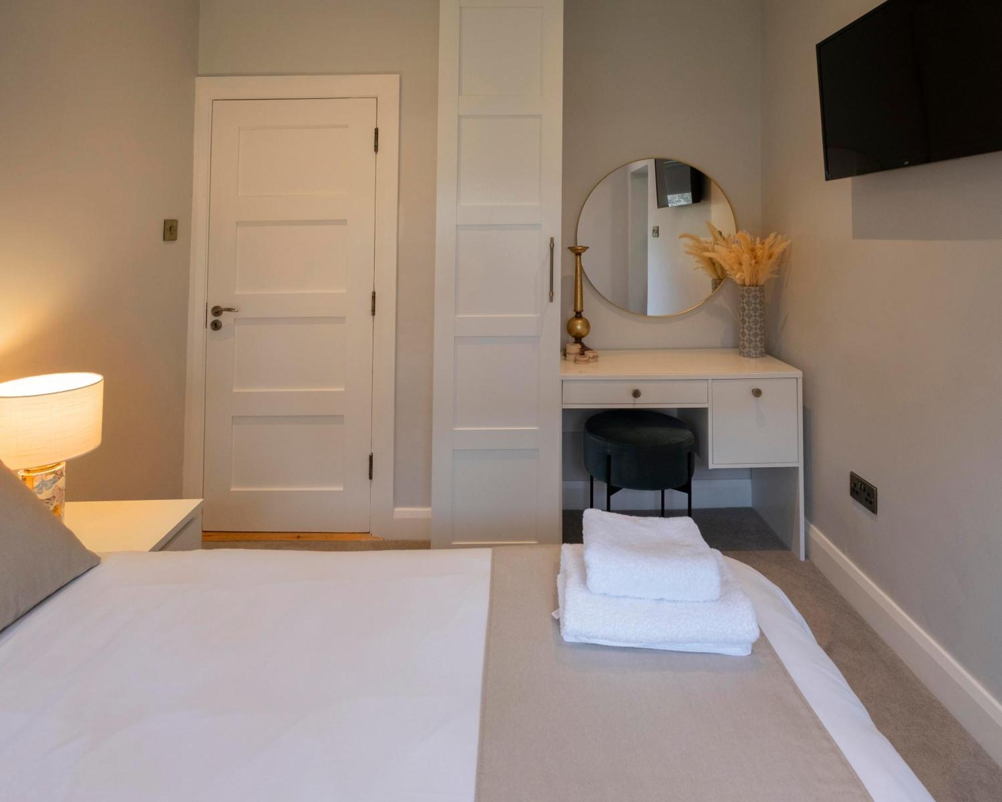 The Hillcrest, Luxury Accommodation In Castleblayney Town エクステリア 写真