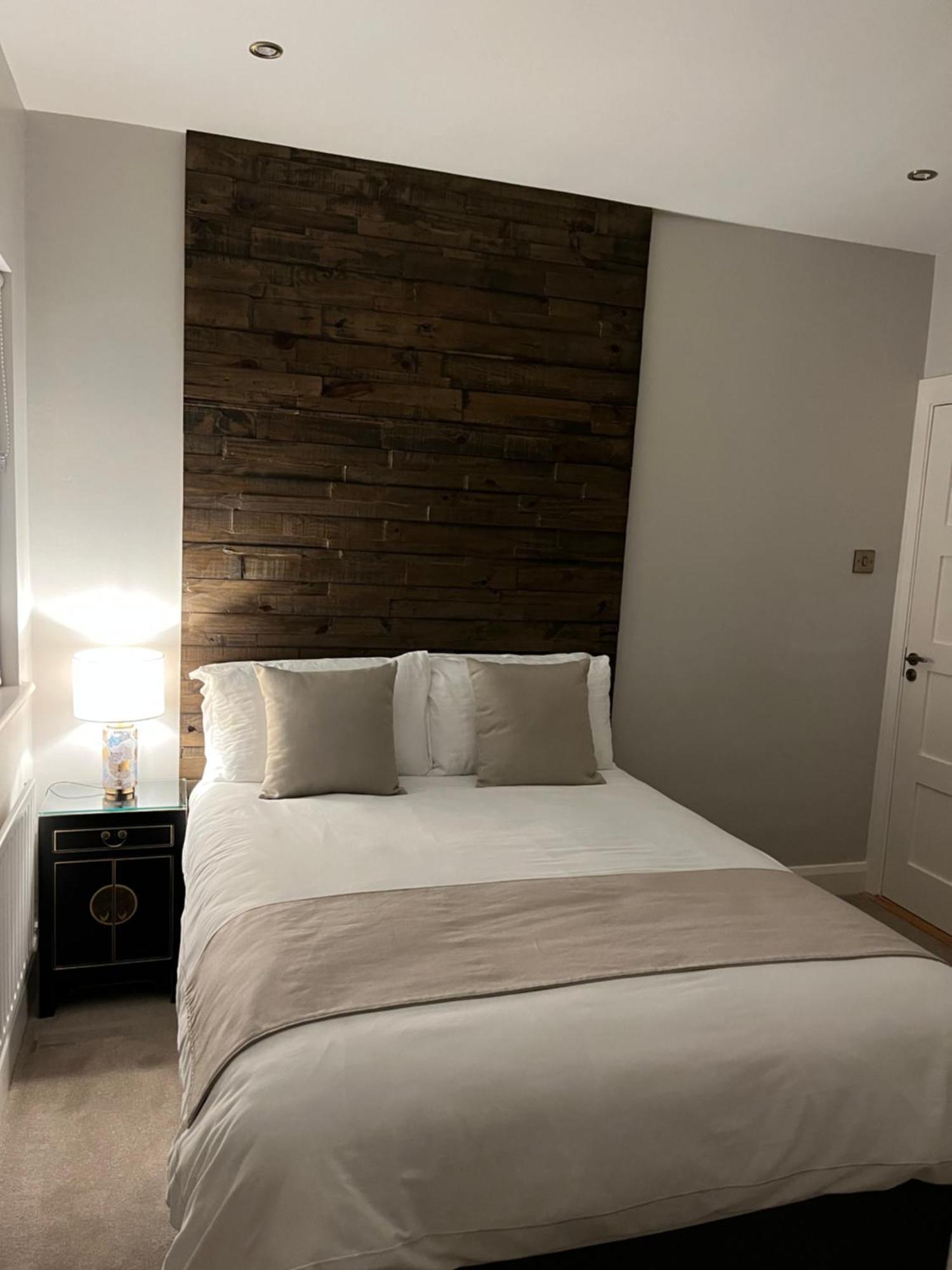 The Hillcrest, Luxury Accommodation In Castleblayney Town エクステリア 写真